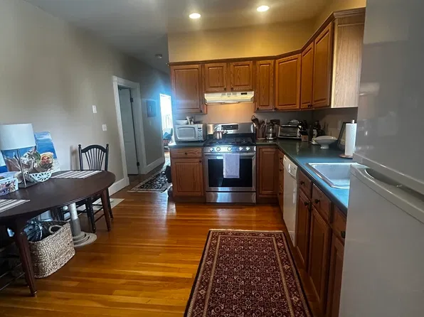 98 Putnam St APT 1, Quincy, MA 02169