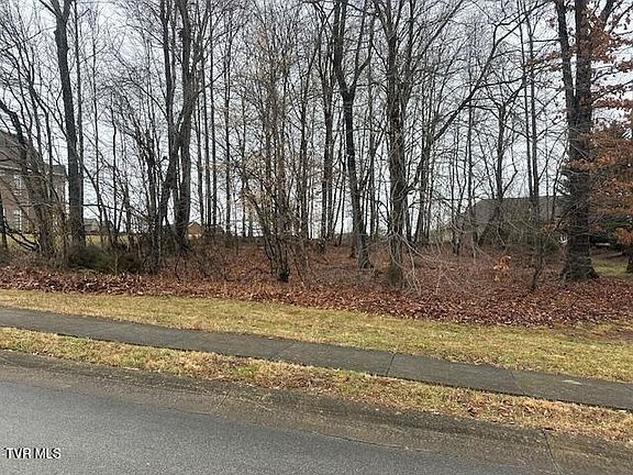 2nd image of 104 Forest Ln S
