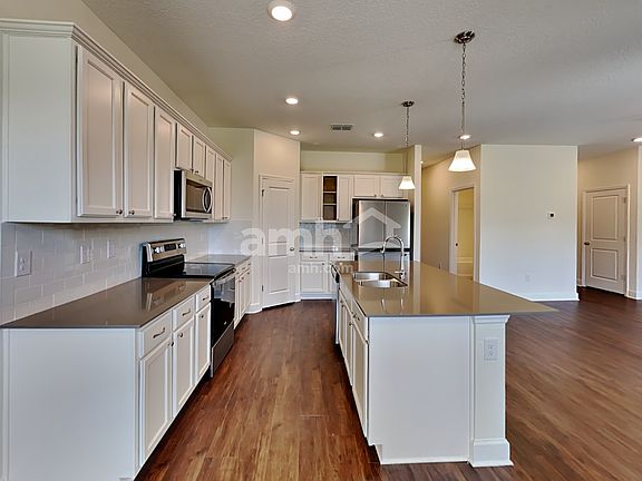 4th image of 2118 Saffron Walden Dr