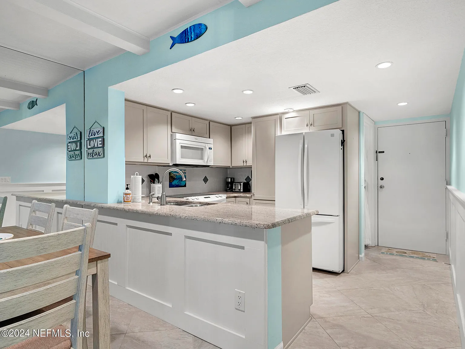 2 bed, 2.0 bath, 878 sqft, $2,850 — Photo 4