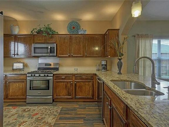 5th image of 720 Northcreek Blvd