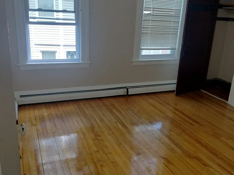 114 Sterling St #2B — Photo 13