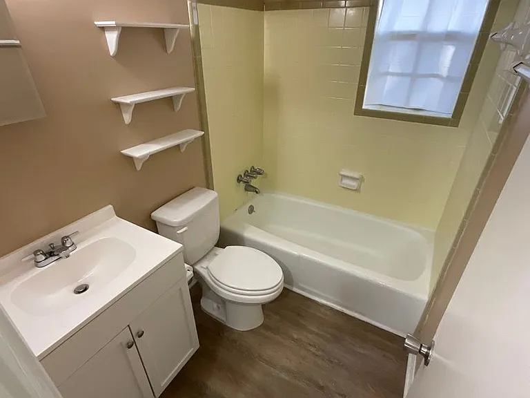 5820 Sanders Ave #E — Photo 11