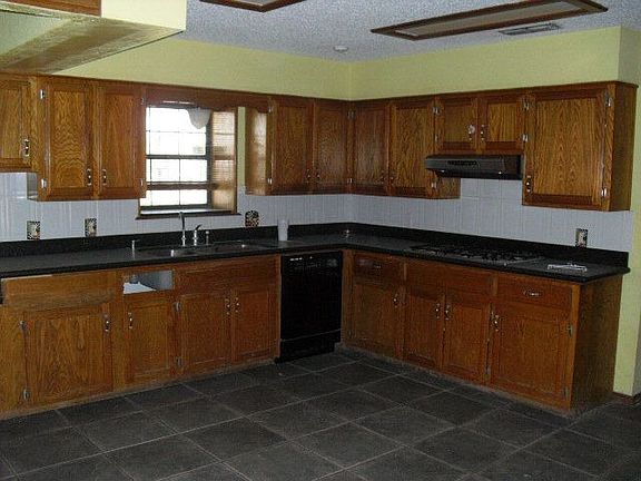 5th image of 10900 N Conway Ave