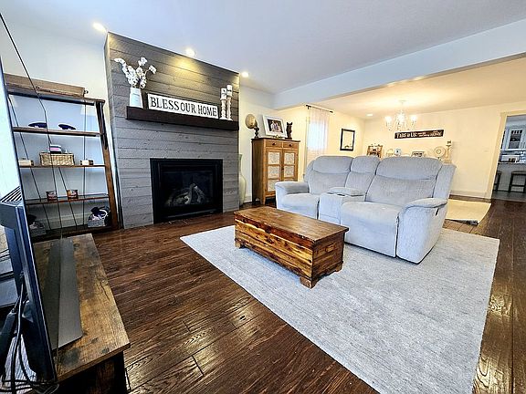 Living Room + Dining Room 