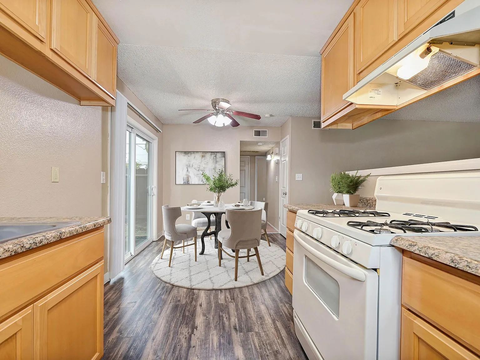 Briggsmore Apartments — Photo 3