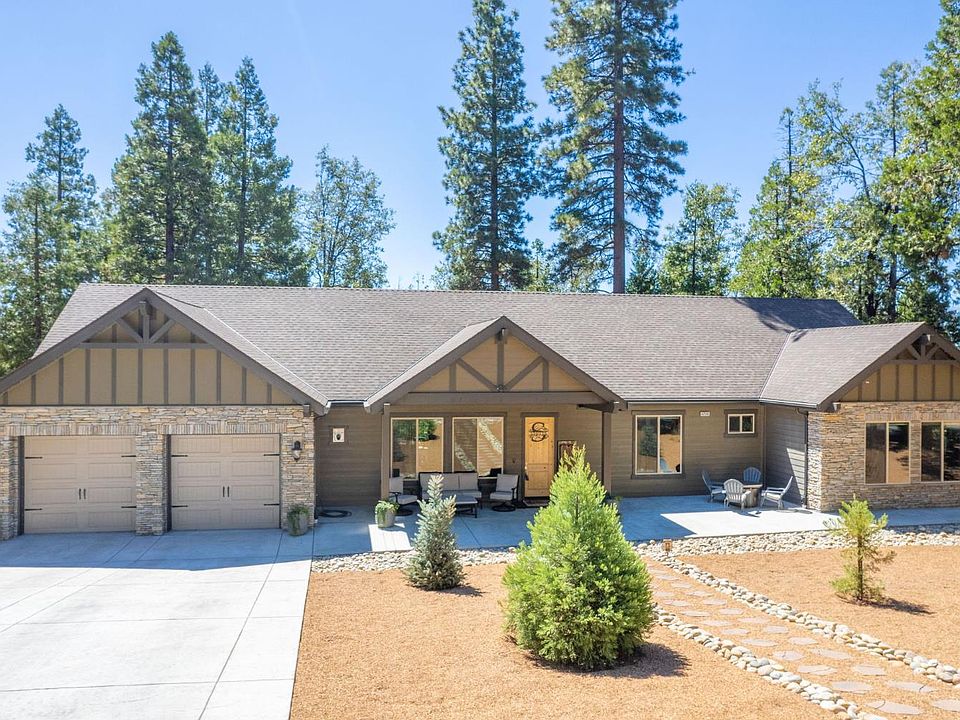 1st image of 42596 Garnet Ln