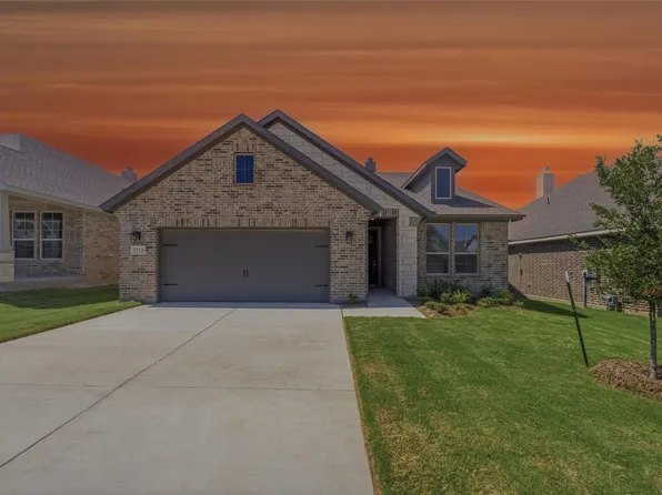 3518 Helena St, Gainesville, TX 76240