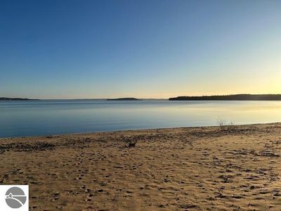 2598 Neahtawanta Rd, Traverse City, MI, 49686