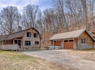 11 Seth Den Rd, Oxford, CT 06478