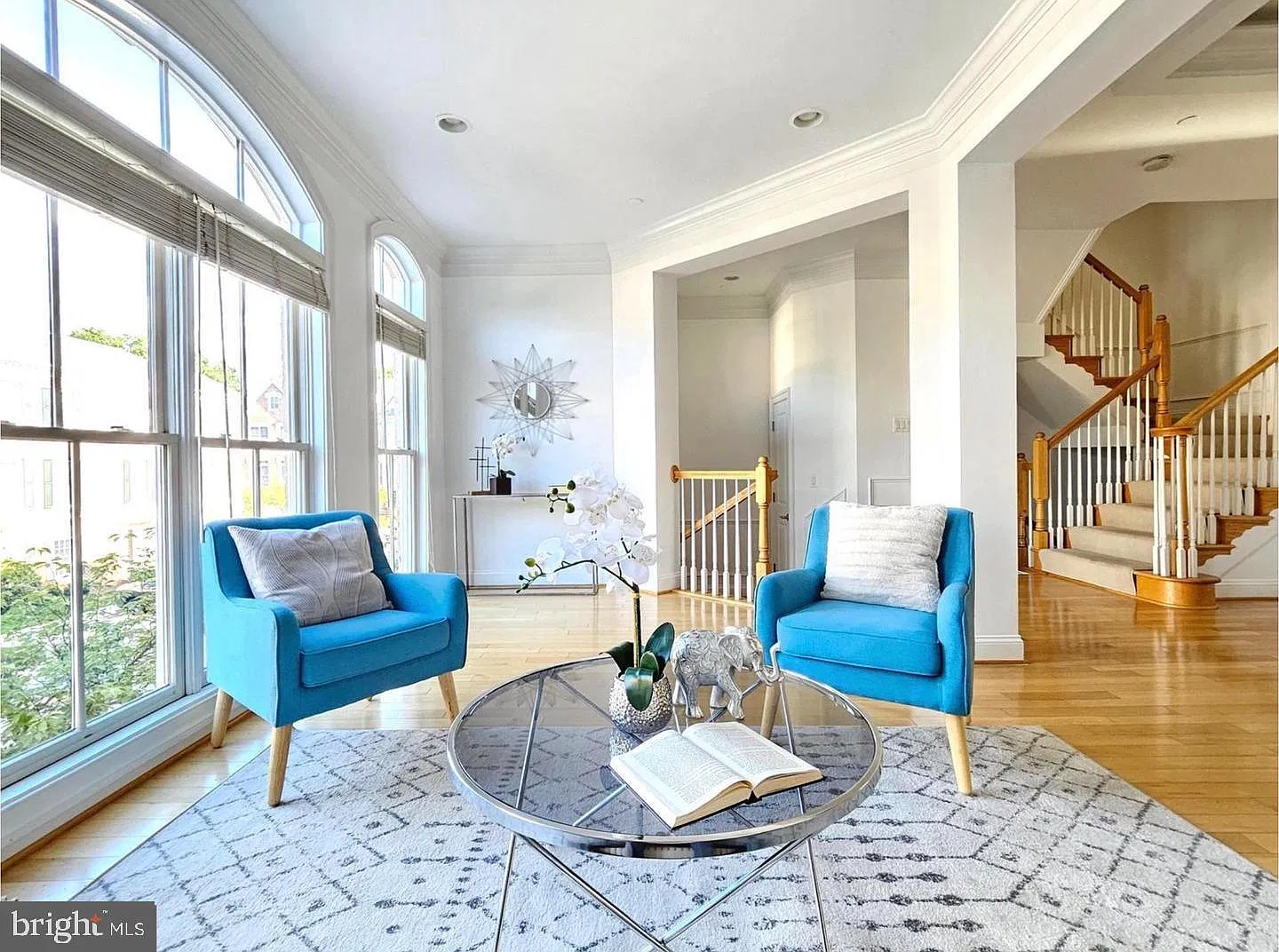 3 bed, 4.5 bath, 3018 sqft, $6,000 — Photo 2