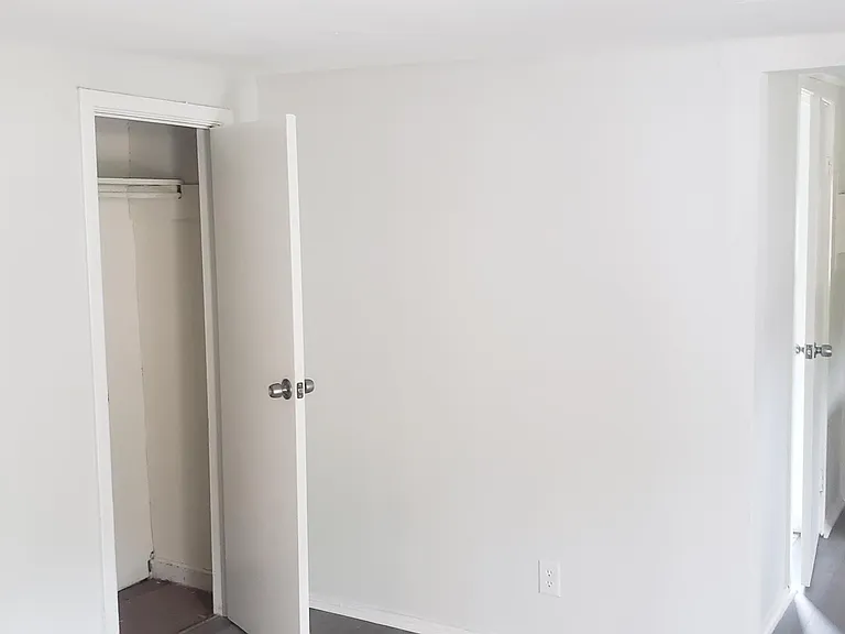 116 E Main St — Photo 7
