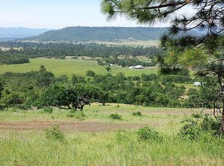 11852 Agate Rd, Eagle Point, OR 97524