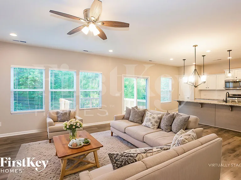 371 Copes Ct — Photo 6