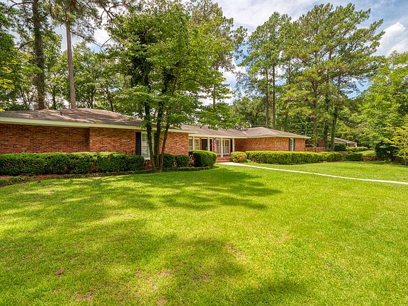 4th image of 2701 Green Meadow Dr