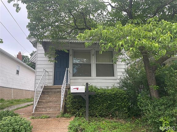 3rd image of 969 Dammert Ave