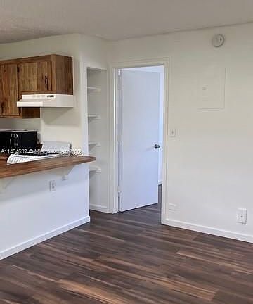 4th image of 5168 NE 6th Ave APT 404