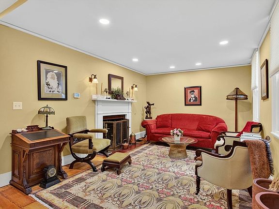 5th image of 3 Pleasant Street Ct
