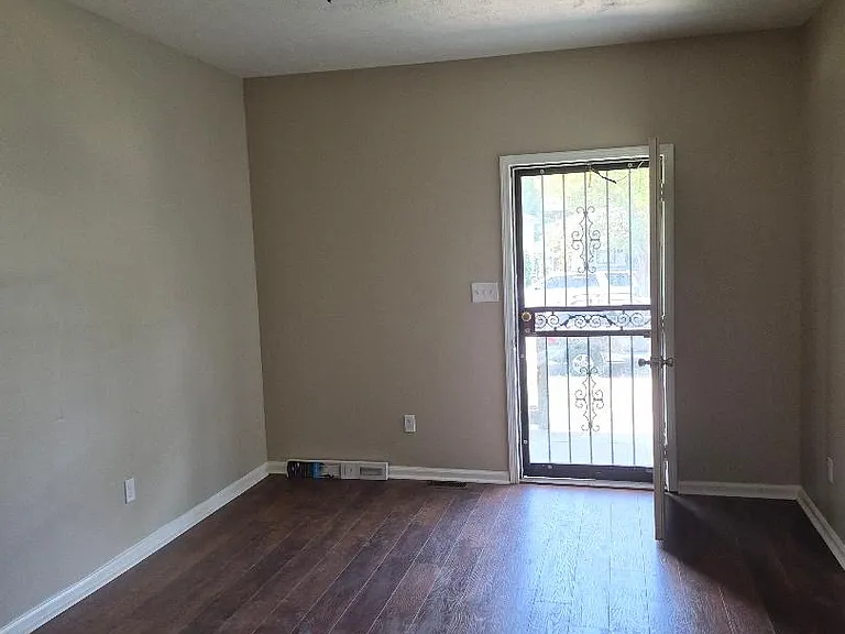 4009 Vermont Ave — Photo 1