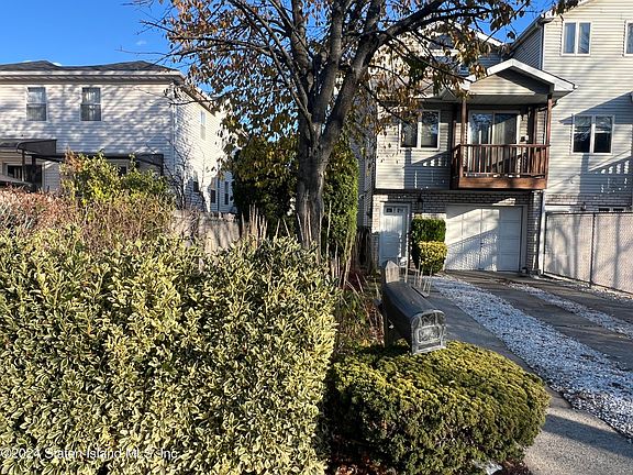2nd image of 981 Targee St