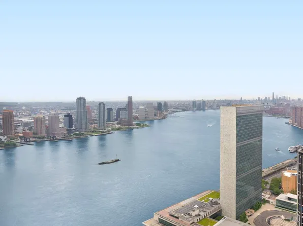 845 United Nations Plaza 58B image 12 of 13