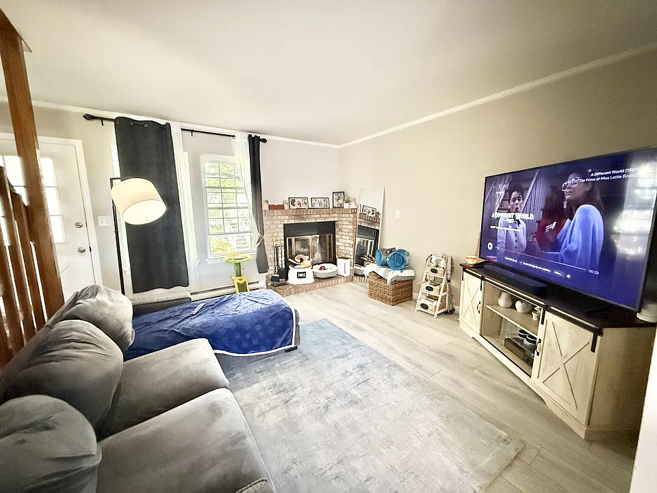 3200 Azalea Dr
