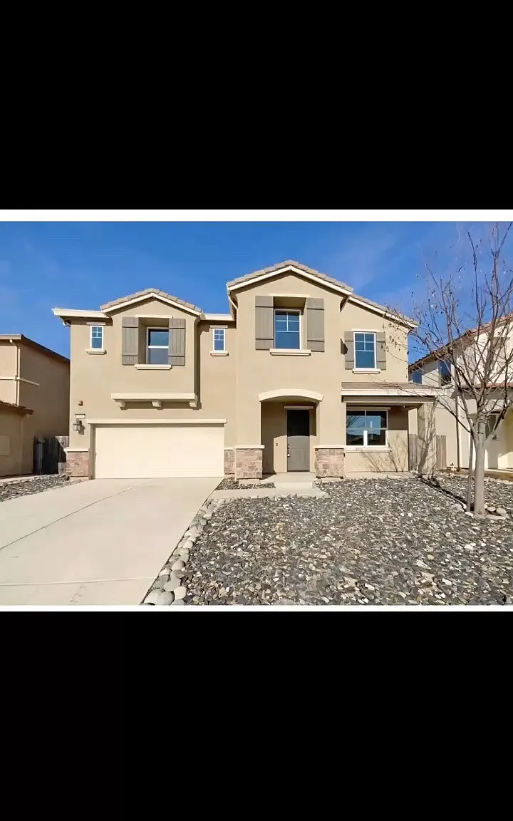5 bed, 3116 sqft, $3,950 — Photo 2