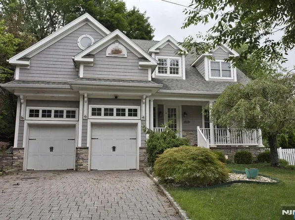 20 Wayne Ave, River Edge, NJ 07661
