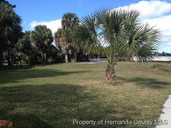 3rd image of 10541 Pine Island Dr