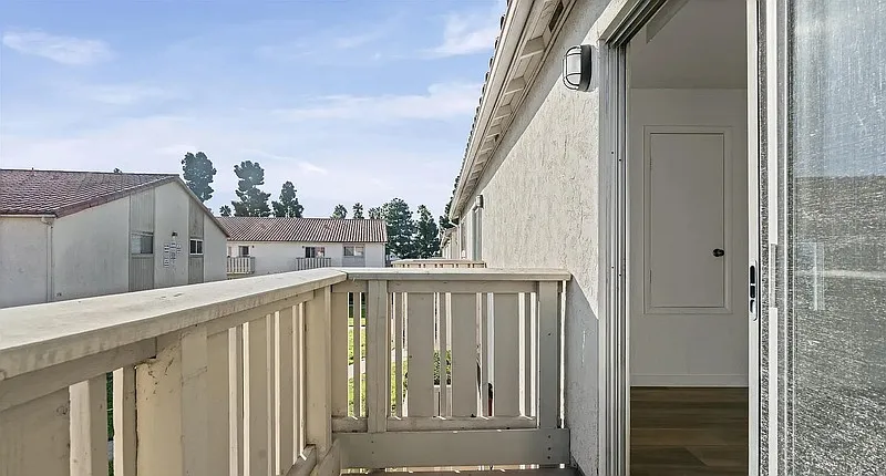 1551 Broadway — Photo 4