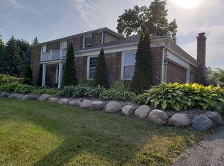 4260 N McNay Ct, West Bloomfield, MI 48323