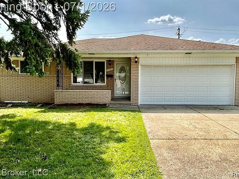 11304 Hemlock Dr — Photo 1