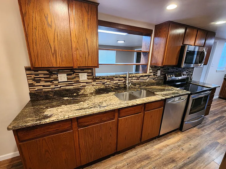 1795 Carlyle Dr — Photo 9