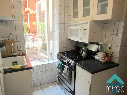 Rented by EXR | media 48