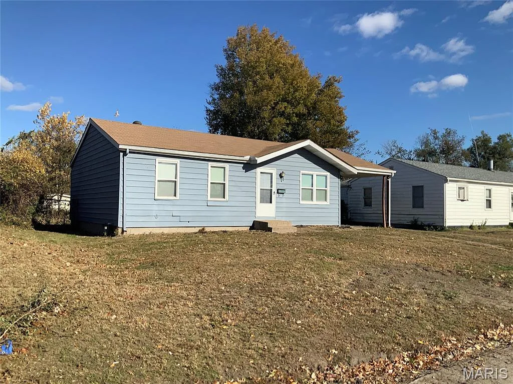 1511 Andrews Dr photo 1