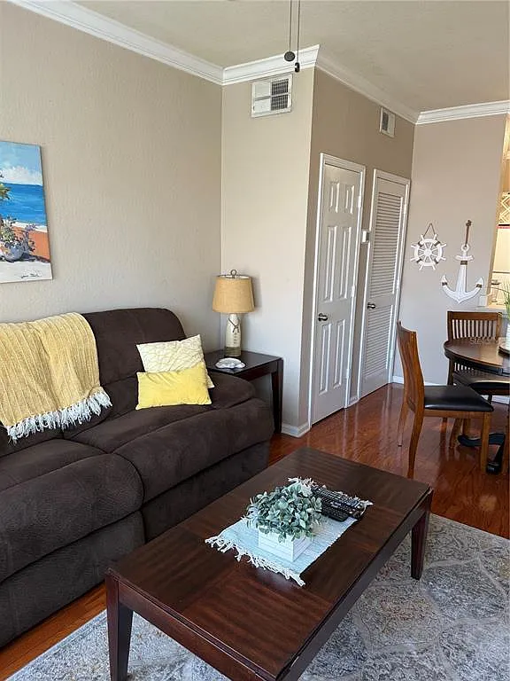 1 bed, 1.0 bath, 660 sqft, $1,600 — Photo 4