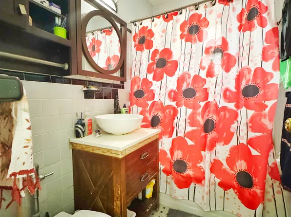 2705 Kings Highway image 16 of 20