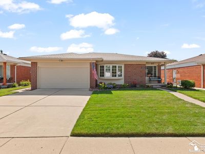 4912 Valley Rd, Trenton, MI, 48183