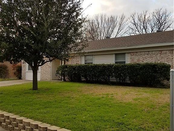3rd image of 12211 Baron Dr