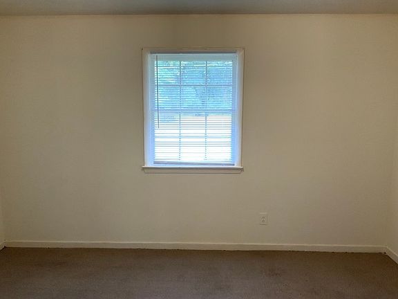 4th image of 806 Pleasant Dr #B
