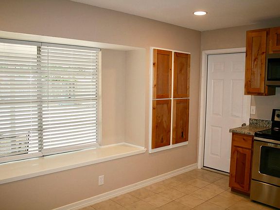 4th image of 13519 Larkbrook St