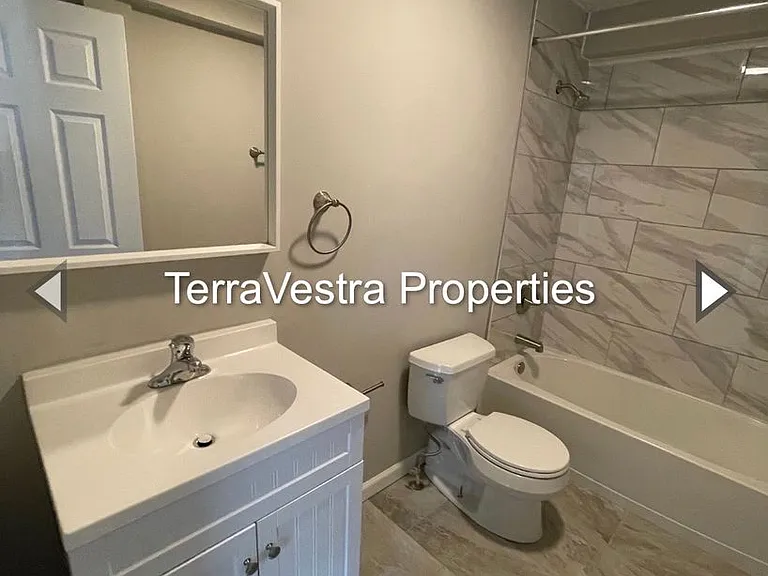 309 E Main St — Photo 7