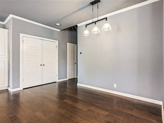 5th image of 3807 SW Peachwood Dr