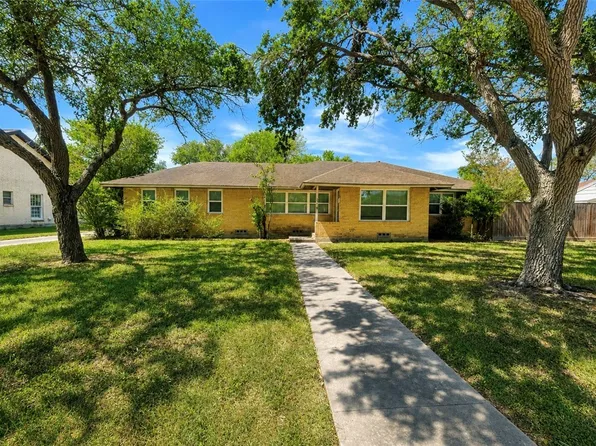 310 Wilshire Pl, Corpus Christi, TX 78411
