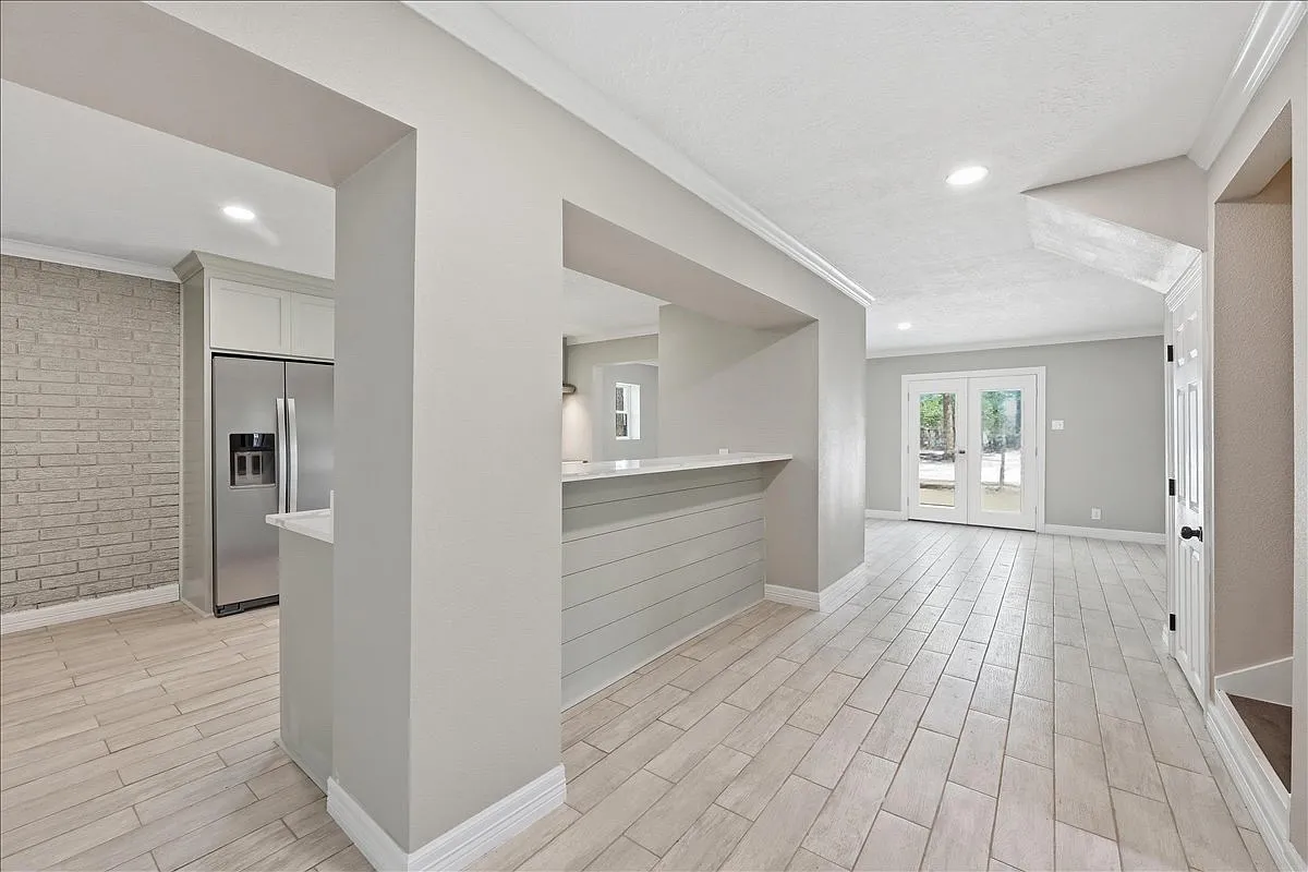 3 bed, 2.5 bath, 2704 sqft, $2,500 — Photo 4
