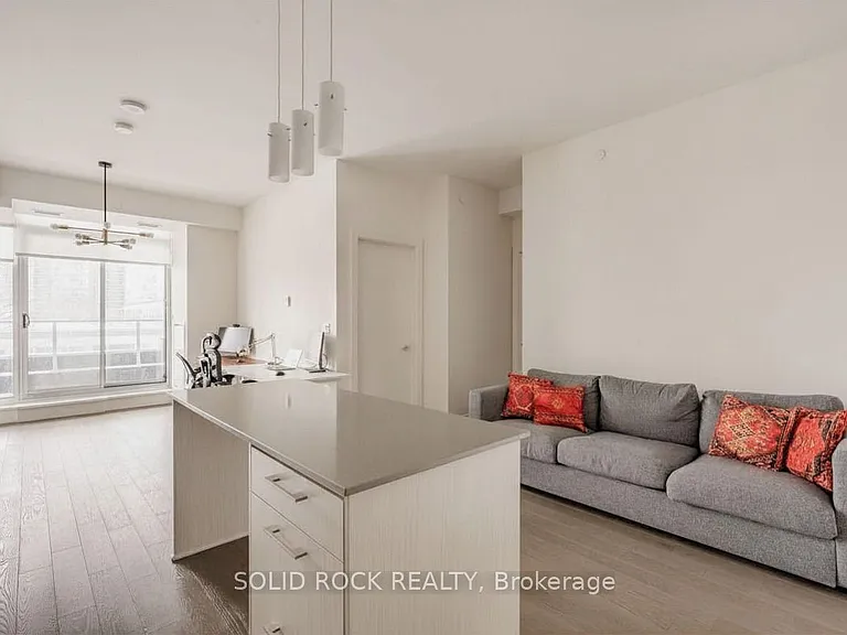 255 Bay St #318 — Photo 7
