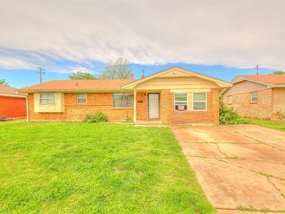 105 S Bristow Ave, Moore, OK, 73160