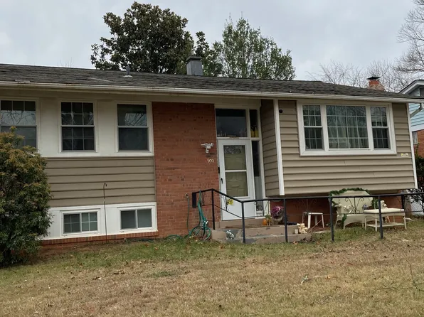 900 Malta Ln, Silver Spring, MD 20901