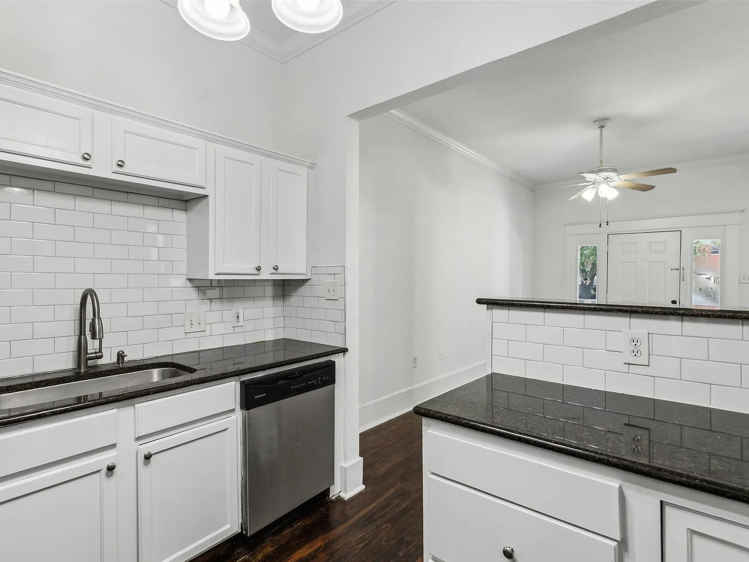 3 bed, 2.5 bath, 1200 sqft, $2,000 — Photo 4
