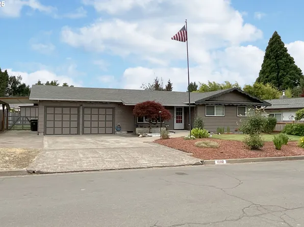 1082 Dondea St, Springfield, OR 97478